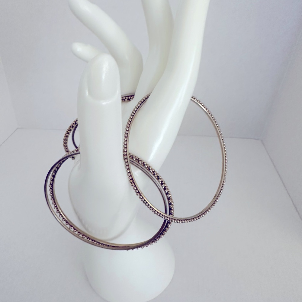 Brassy gold tone set of 5 thin bangle bracelets